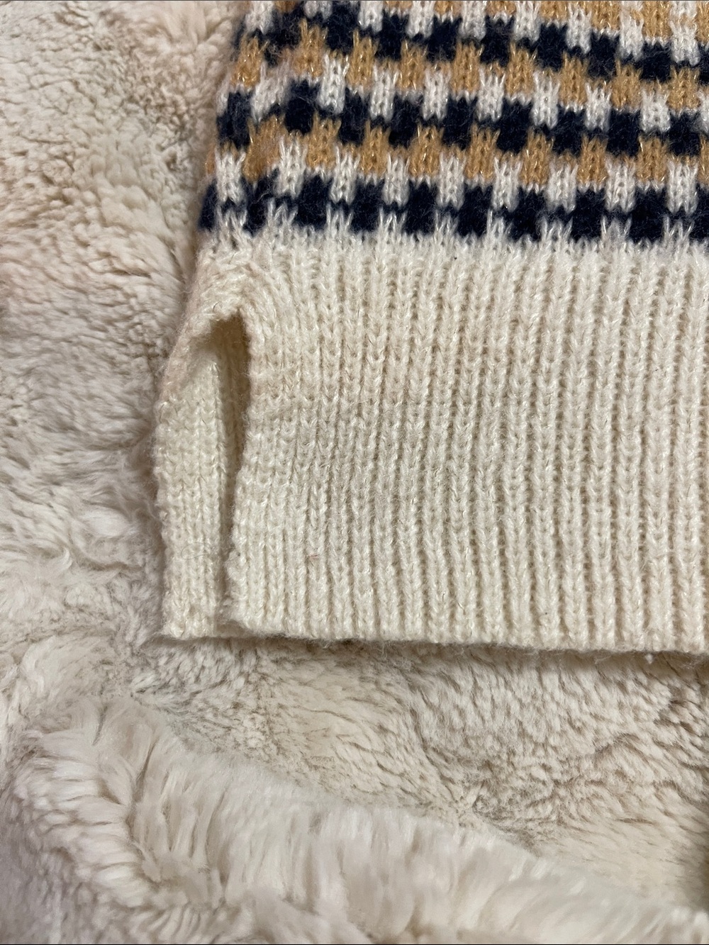 The General Good Cream Houndstooth Crewneck Sweater - Picture 11 of 12